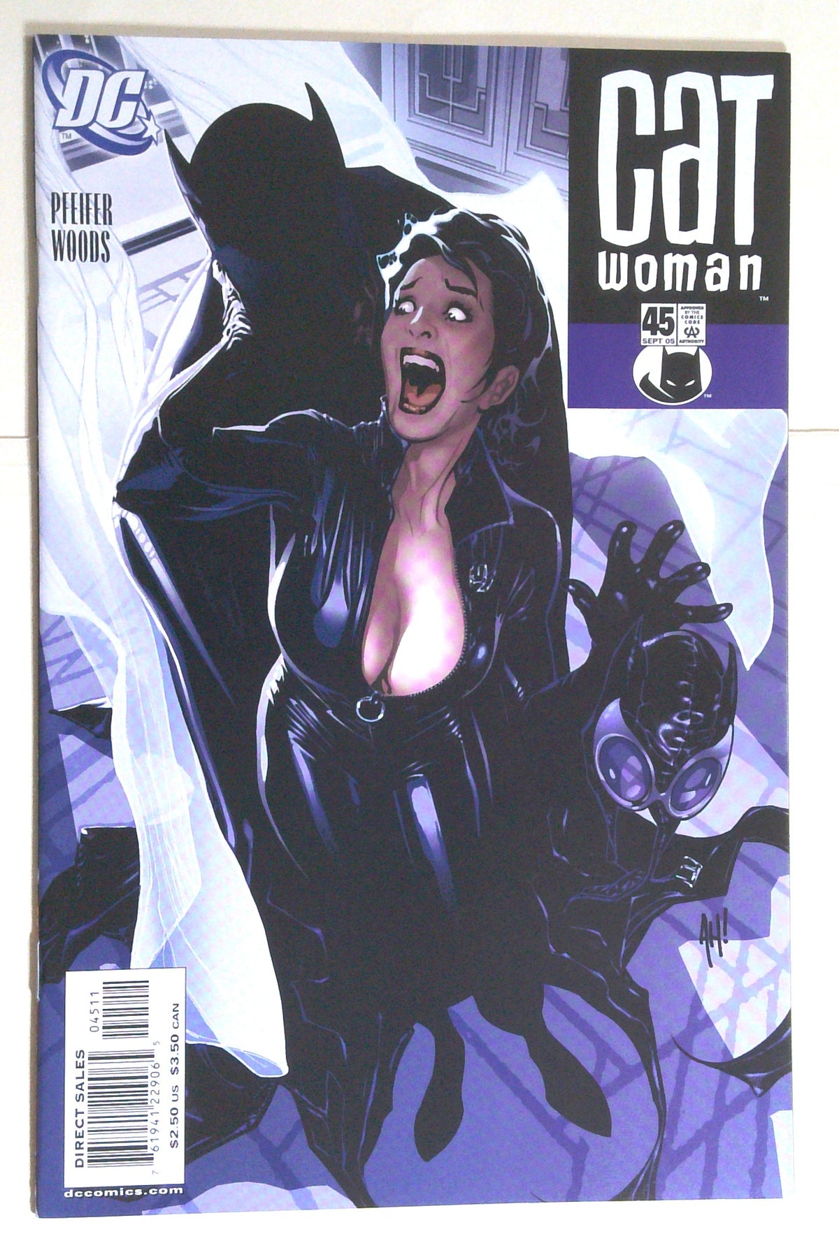 Catwoman (3rd Series) #45 – image 1